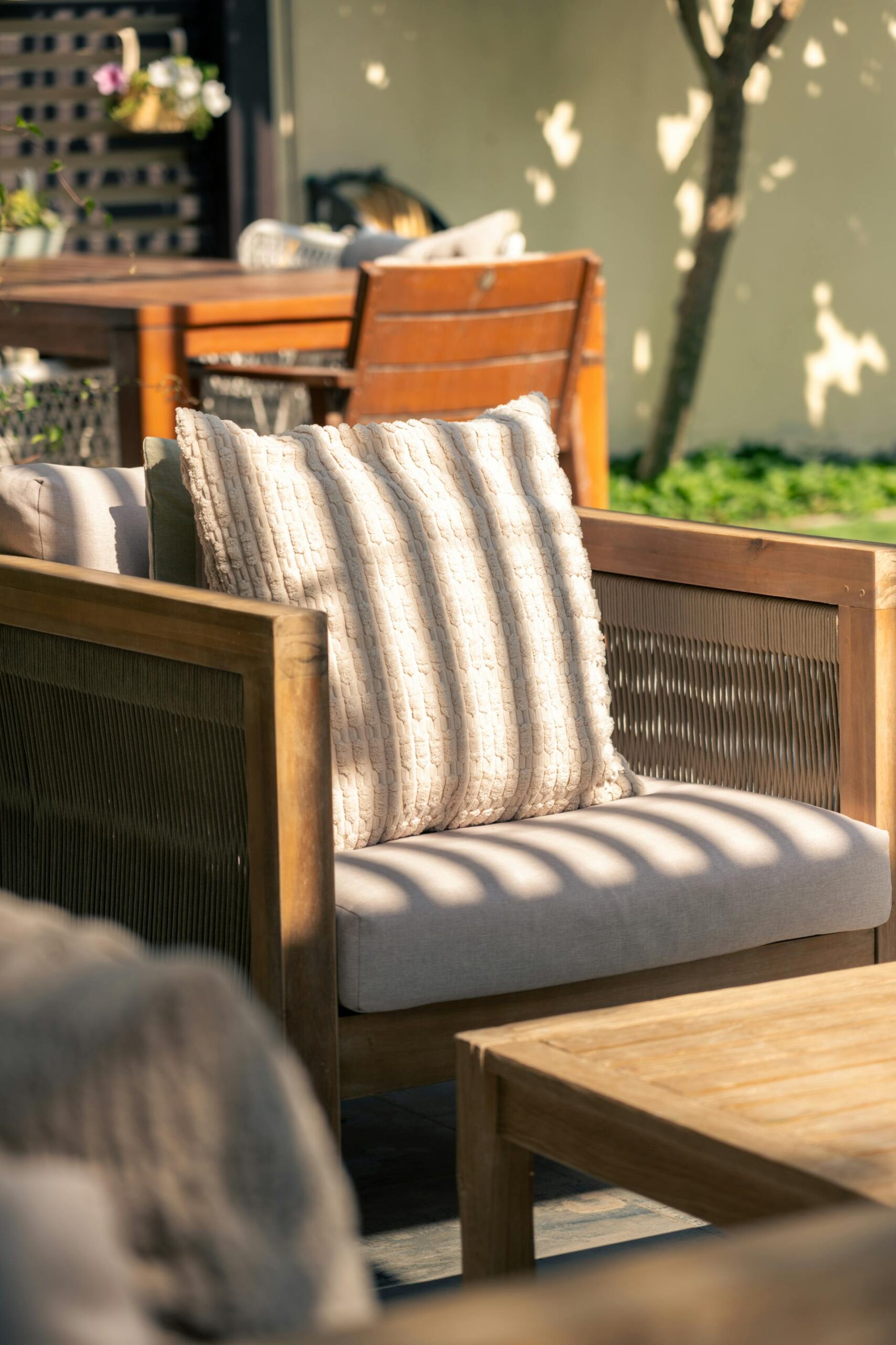 LuxOutdoorsGarden (1)